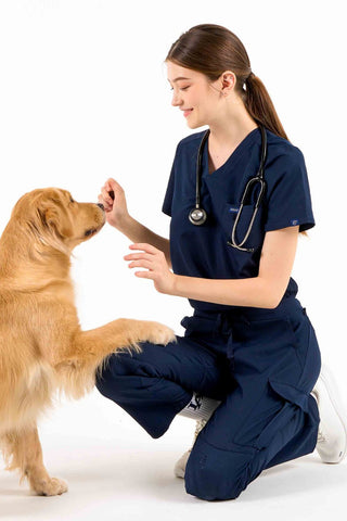 VetCore™ Women’s Vet Med Scrub Top